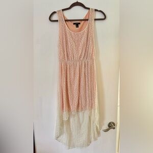 Sundress, perfect for wedding, date, or just relaxing. Lace on top of peach